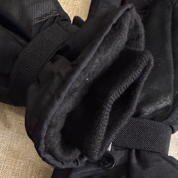 3M Thinsulate Waterproof Ski Gloves for Men & Women - Picture 5 of 9